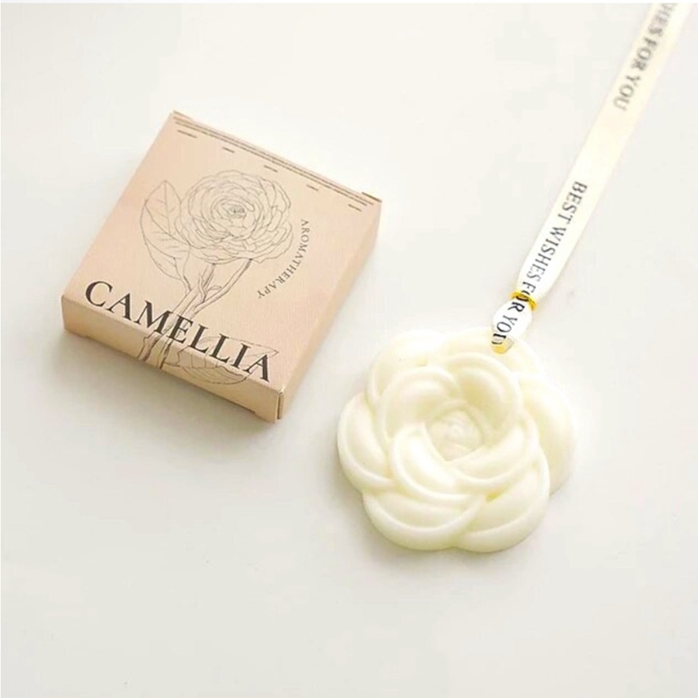 NIB One White Camellia Luxury Fragrance Wax Pendant